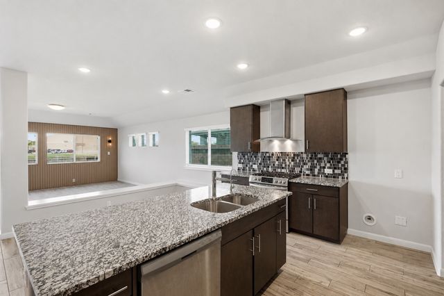 505 Bermuda Avenue, Lancaster, TX 75146