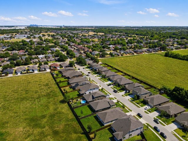 505 Bermuda Avenue, Lancaster, TX 75146