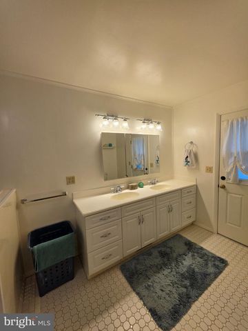 3454 HILL RD, Elizabethtown, PA 17022