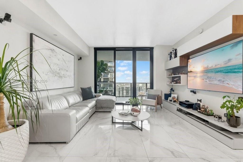 1010 Brickell Ave 4011, Miami, FL 33131