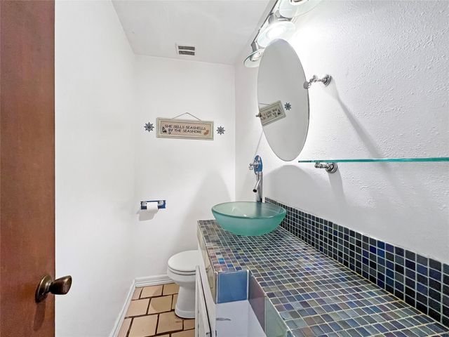 4308 Meadow Glenn Drive, Dickinson, TX 77539