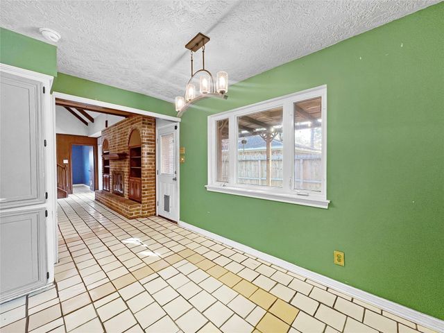 4308 Meadow Glenn Drive, Dickinson, TX 77539