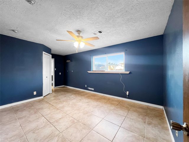 4308 Meadow Glenn Drive, Dickinson, TX 77539