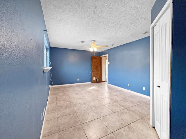 4308 Meadow Glenn Drive, Dickinson, TX 77539