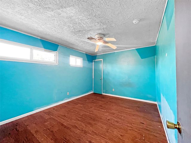 4308 Meadow Glenn Drive, Dickinson, TX 77539