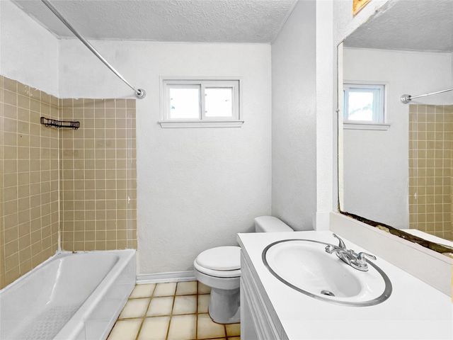 4308 Meadow Glenn Drive, Dickinson, TX 77539