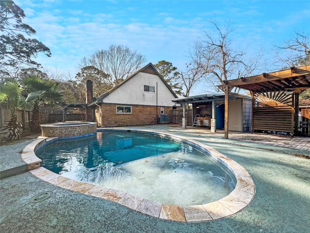 4308 Meadow Glenn Drive, Dickinson, TX 77539