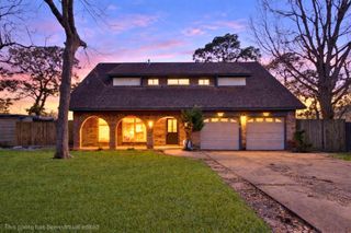 4308 Meadow Glenn Drive, Dickinson, TX 77539