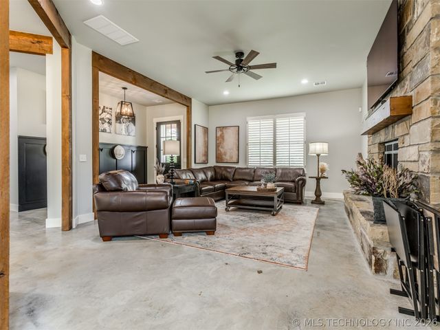 135 Dixie Cove, Eufaula, OK 74432