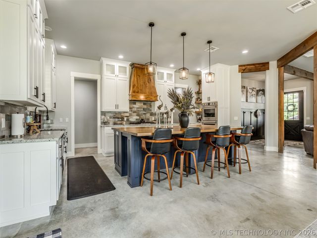 135 Dixie Cove, Eufaula, OK 74432