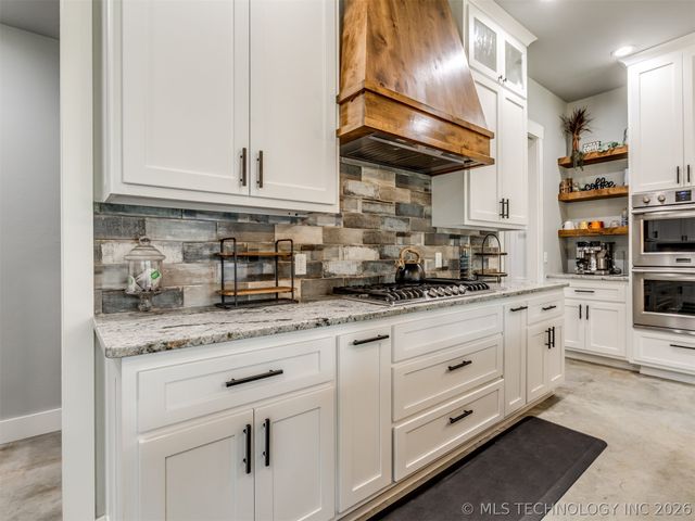 135 Dixie Cove, Eufaula, OK 74432