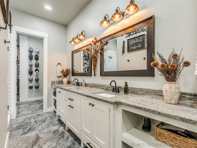 135 Dixie Cove, Eufaula, OK 74432