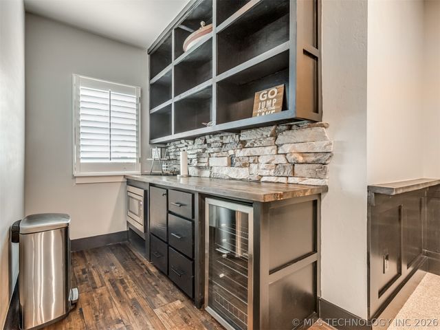135 Dixie Cove, Eufaula, OK 74432