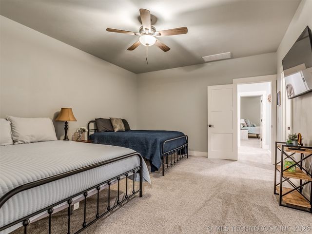 135 Dixie Cove, Eufaula, OK 74432