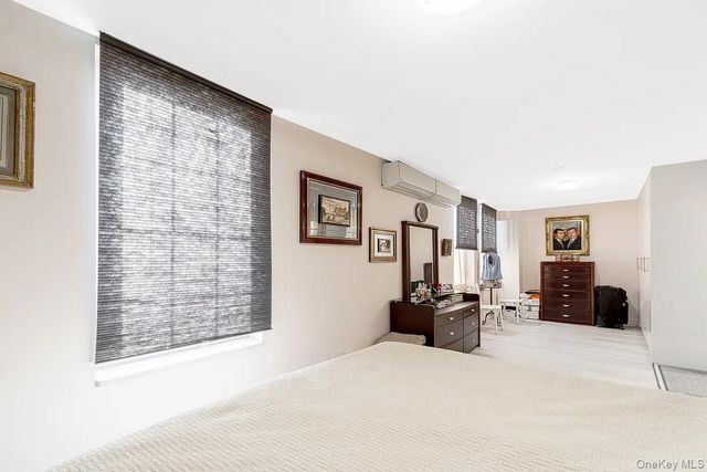 4300 Atlantic Avenue 4, Brooklyn, NY 11224