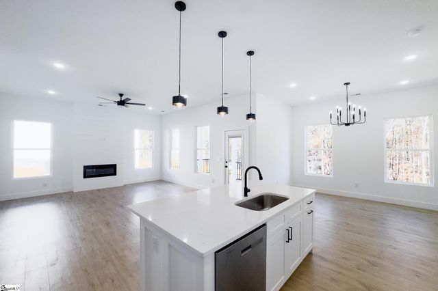 761 Garland Drive, Spartanburg, SC 29301