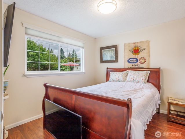 6725 Husky Way SE, Olympia, WA 98503
