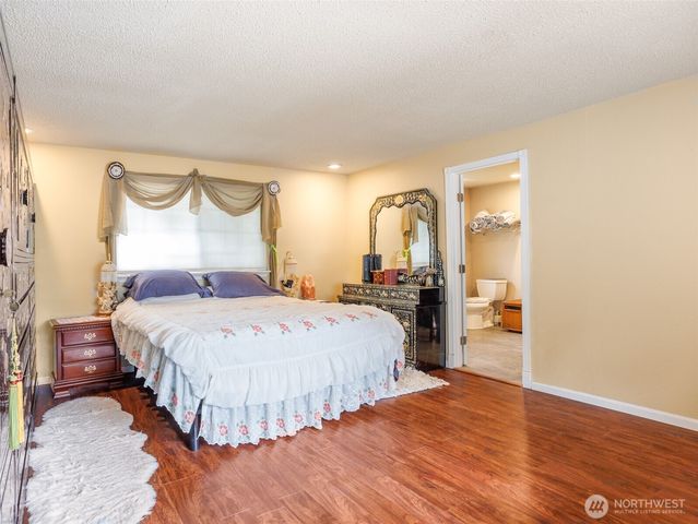 6725 Husky Way SE, Olympia, WA 98503