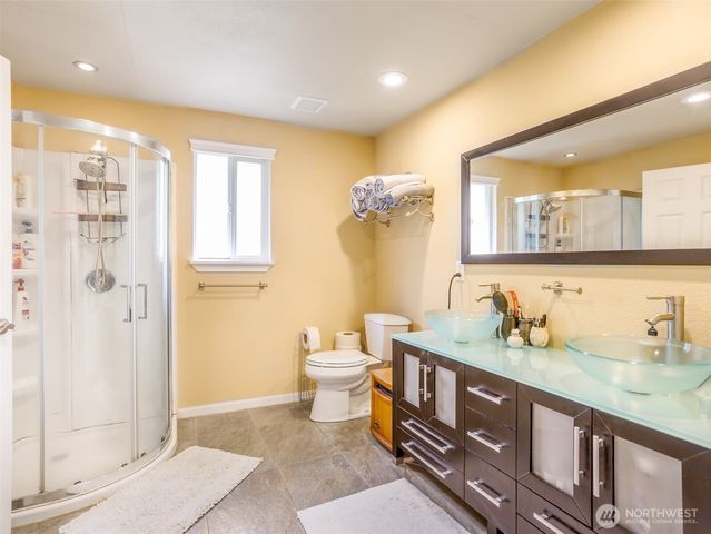6725 Husky Way SE, Olympia, WA 98503