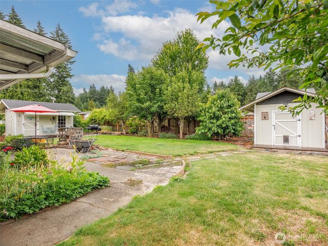 6725 Husky Way SE, Olympia, WA 98503