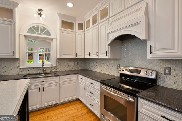 764 Vinings Estates Drive SE, Smyrna, GA 30126