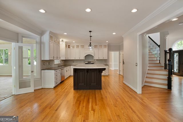 764 Vinings Estates Drive SE, Smyrna, GA 30126