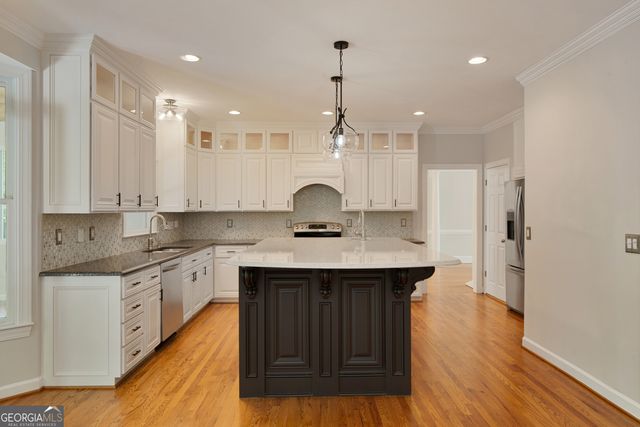 764 Vinings Estates Drive SE, Smyrna, GA 30126