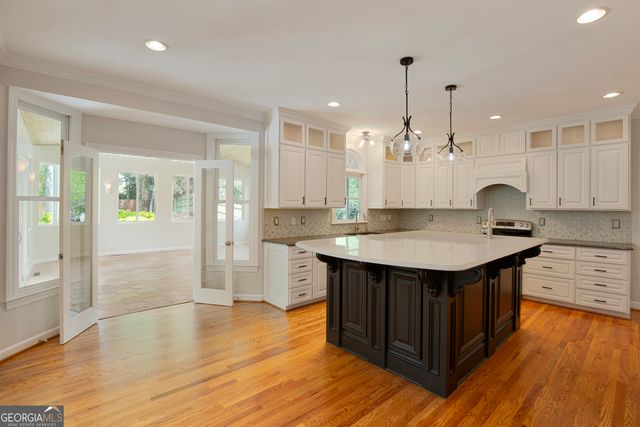 764 Vinings Estates Drive SE, Smyrna, GA 30126