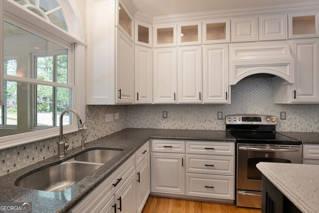 764 Vinings Estates Drive SE, Smyrna, GA 30126