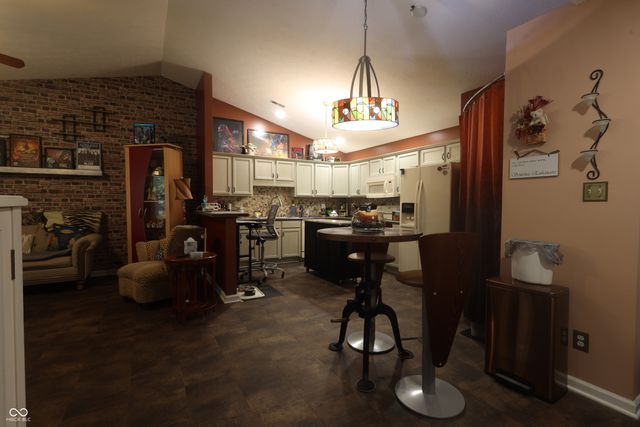 3910 Gray Pond Court, Indianapolis, IN 46237