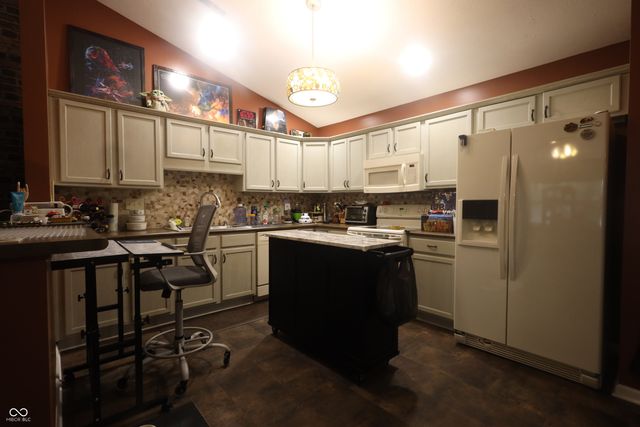 3910 Gray Pond Court, Indianapolis, IN 46237