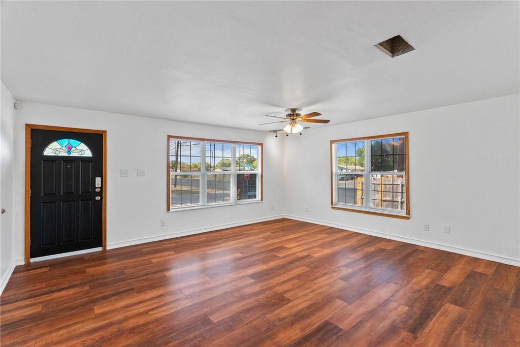 4906 Waltham Dr, Corpus Christi, TX 78411 — photo 5