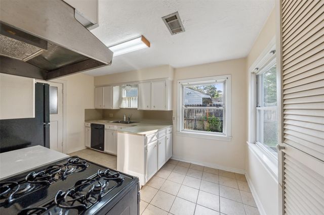 1034 Lamonte Lane, Houston, TX 77018