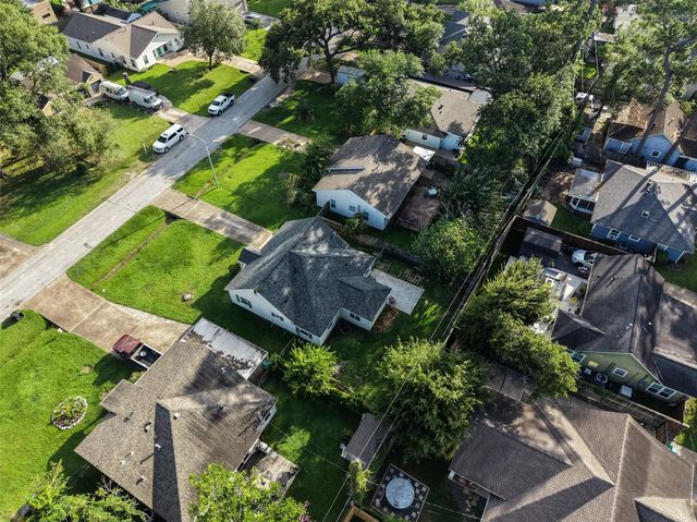 1034 Lamonte Lane, Houston, TX 77018