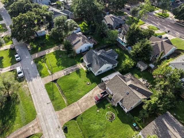 1034 Lamonte Lane, Houston, TX 77018