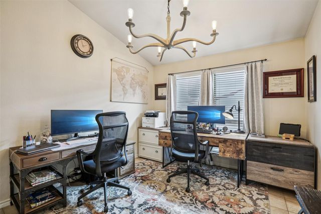 500 Leanna Woods CV, Manchaca, TX 78652