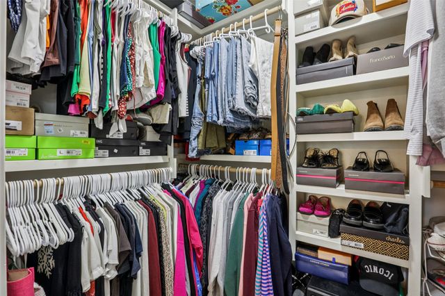 500 Leanna Woods CV, Manchaca, TX 78652