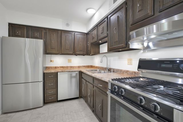 5501 Carriageway Drive 313A, Rolling Meadows, IL 60008