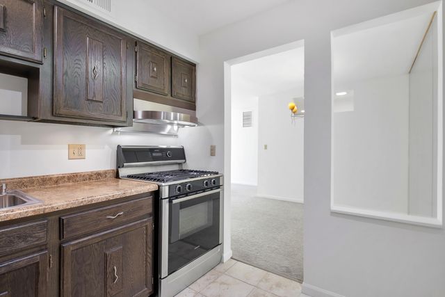 5501 Carriageway Drive 313A, Rolling Meadows, IL 60008