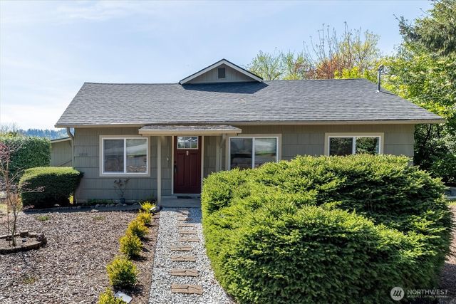 3805 Pacific Way, Longview, WA 98632