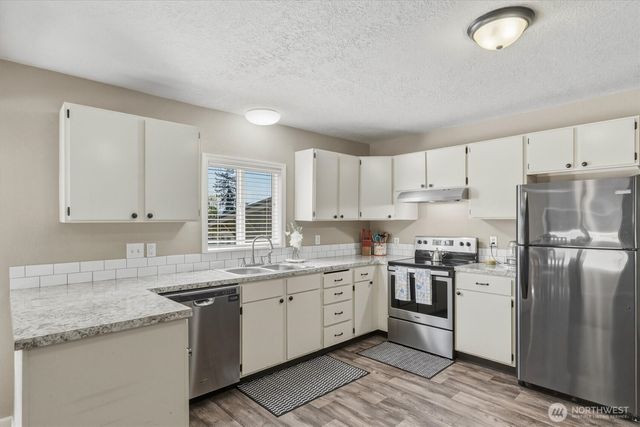 3805 Pacific Way, Longview, WA 98632