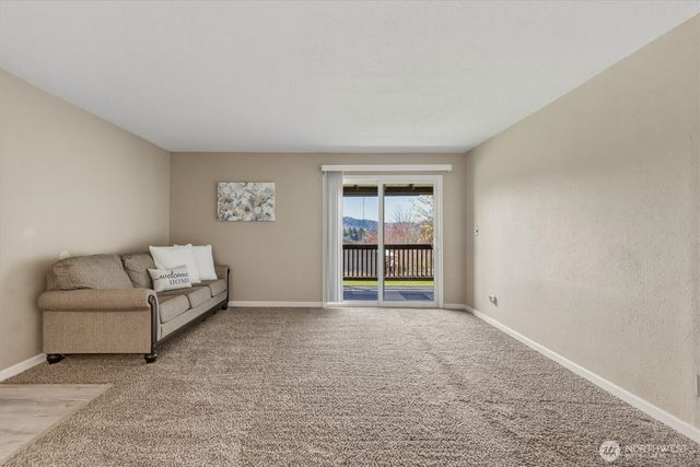 3805 Pacific Way, Longview, WA 98632