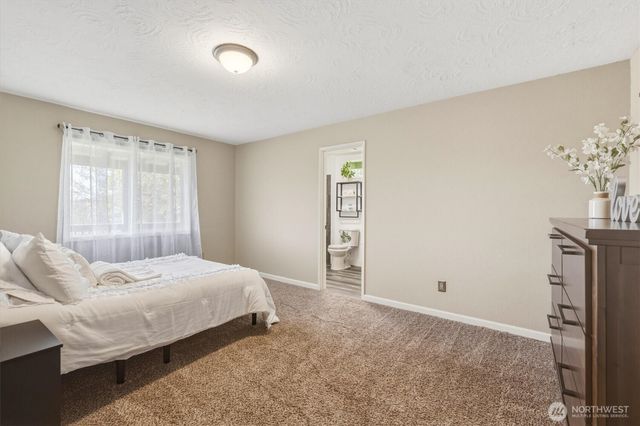 3805 Pacific Way, Longview, WA 98632