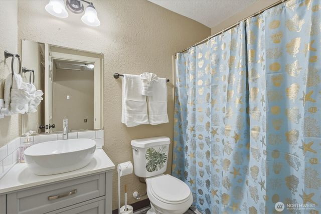 3805 Pacific Way, Longview, WA 98632