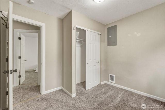 3805 Pacific Way, Longview, WA 98632