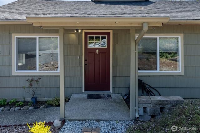 3805 Pacific Way, Longview, WA 98632