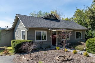 3805 Pacific Way, Longview, WA 98632