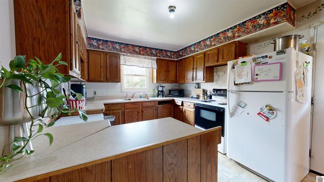 406 4th Street, Hardin, KY 42048
