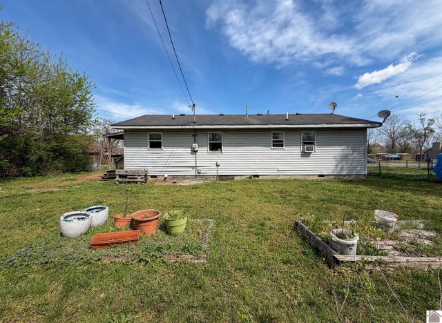 406 4th Street, Hardin, KY 42048