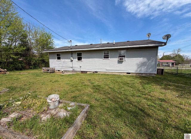406 4th Street, Hardin, KY 42048